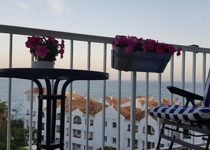 Opposite The Sea Apartament