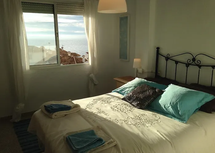 Opposite The Sea * נרחה